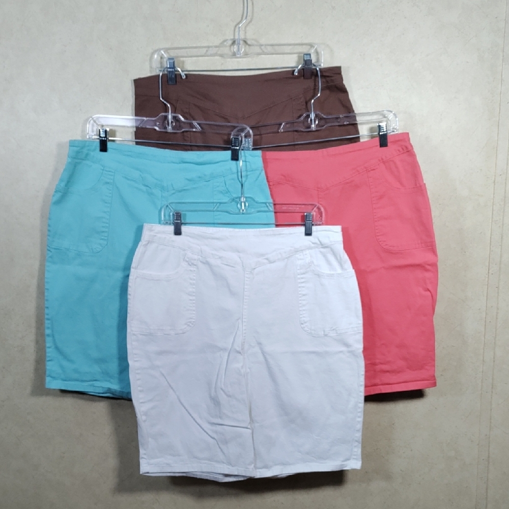 Women's Cotton Blend Pull-On Shorts - White, Aqua, Coral, Brown